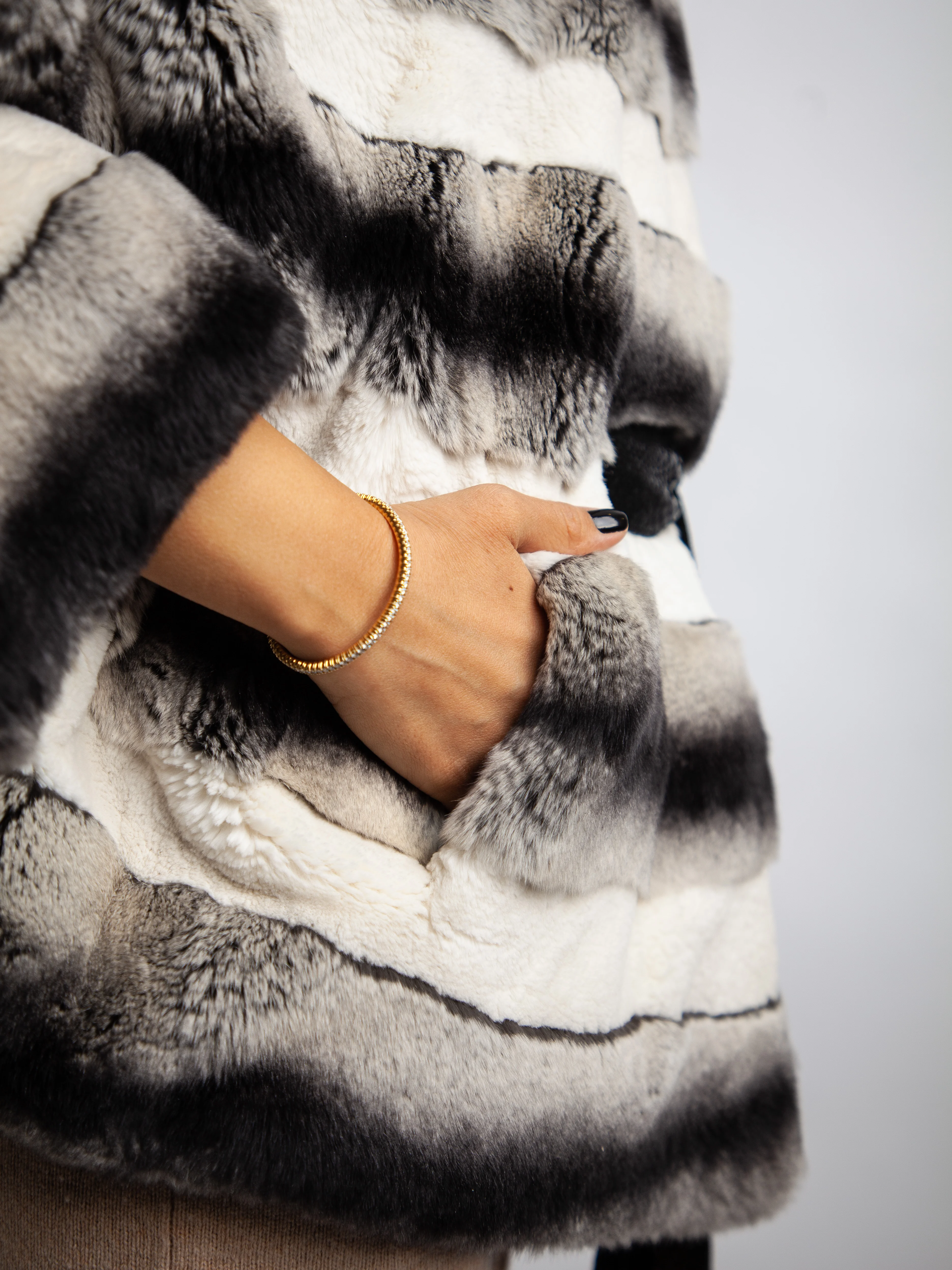 Cassie Gray Fur Coat — 3