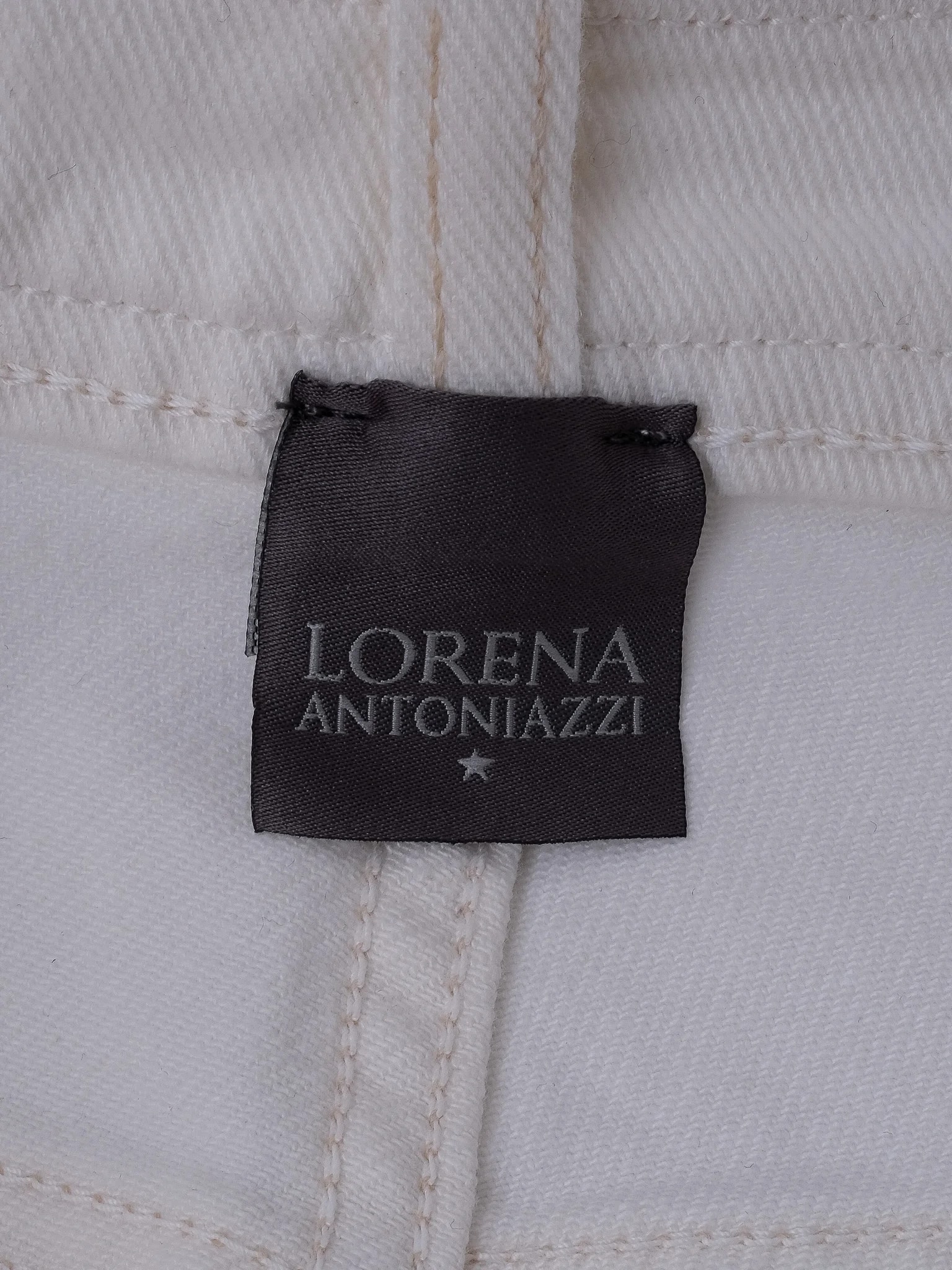 Lorena Antoniazzi White Casual Trousers — 2