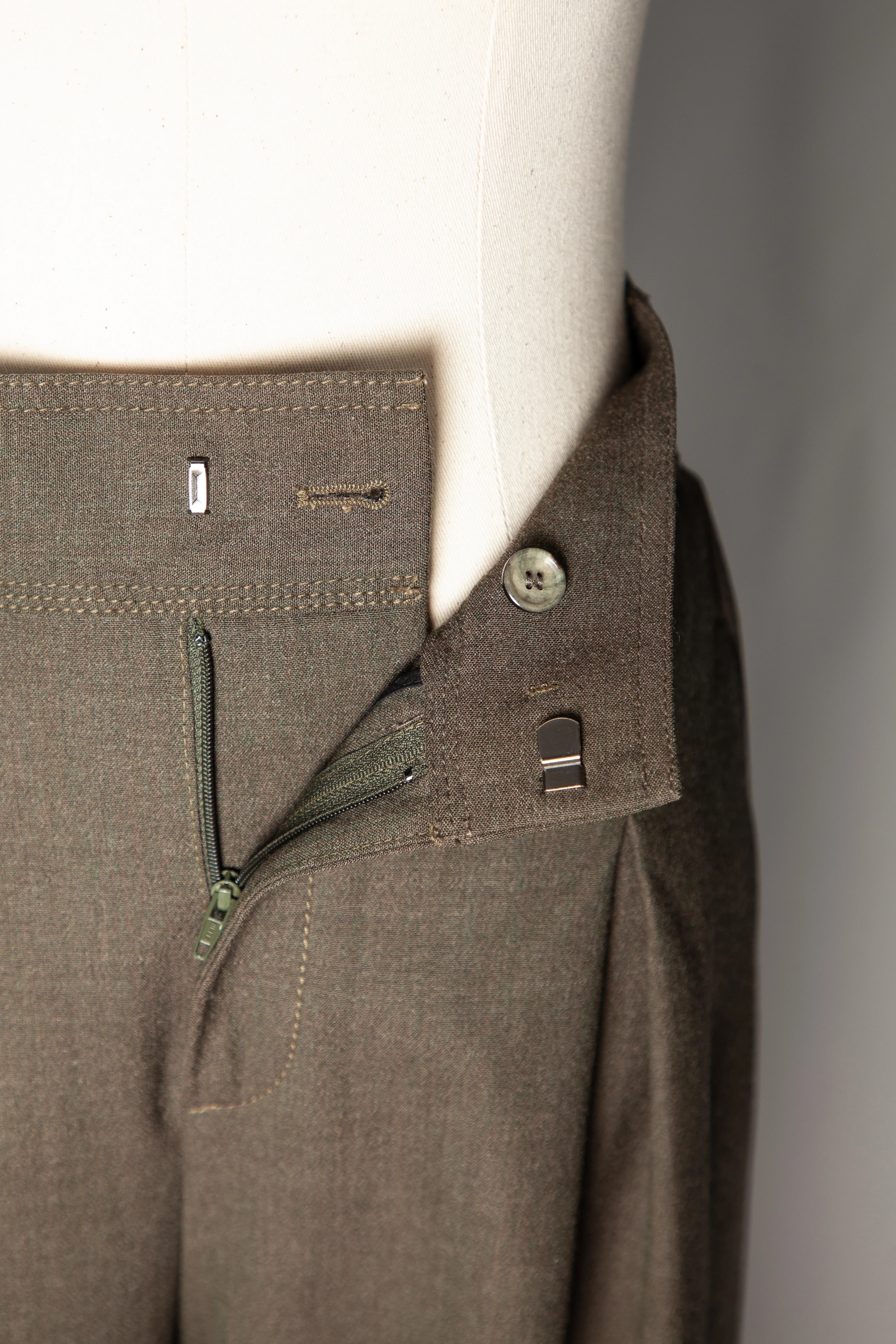 Lorena Antoniazzi Green Cashmere Casual Trousers — 3