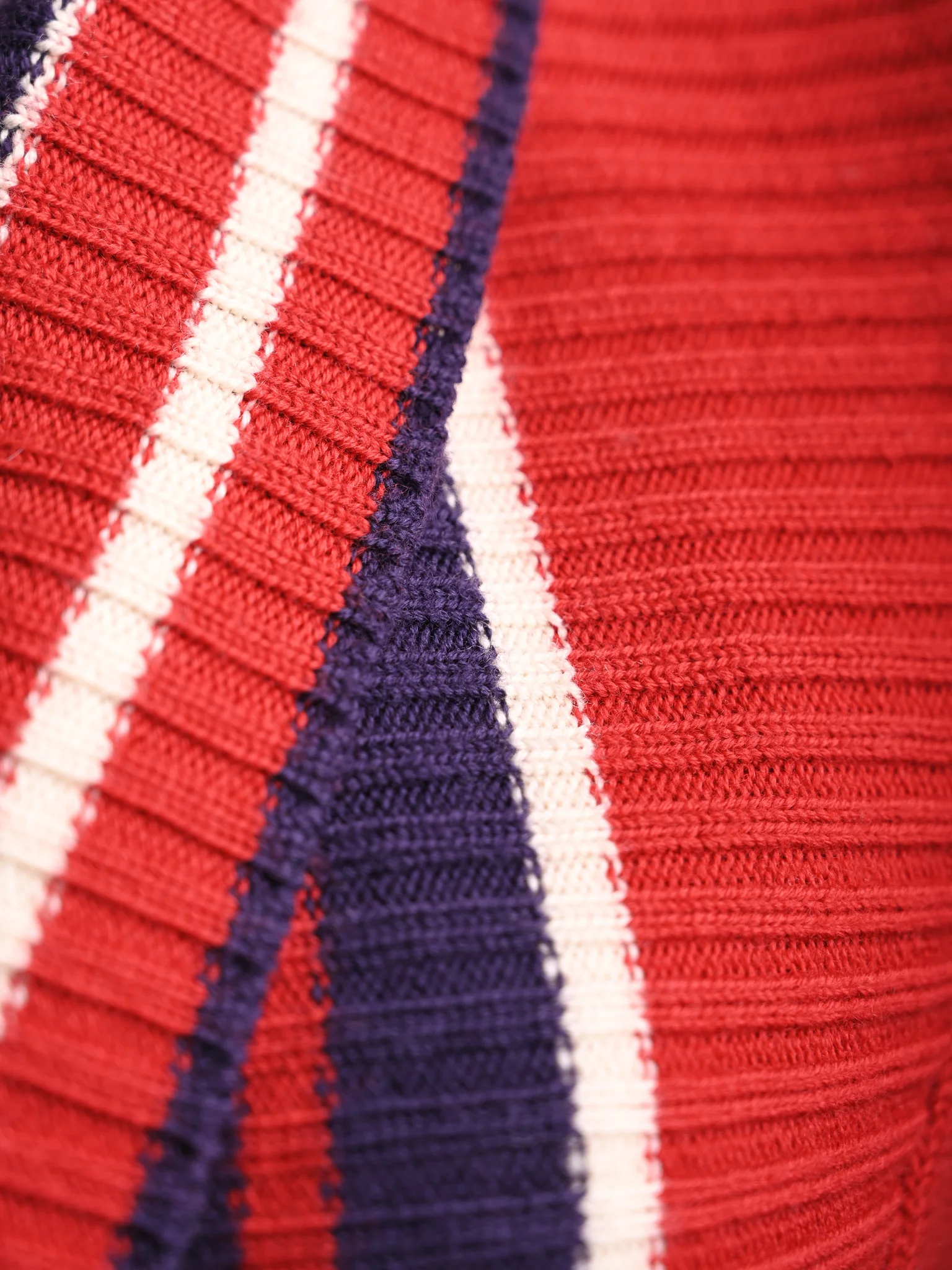 Iceberg Red Wool Pullover — 3