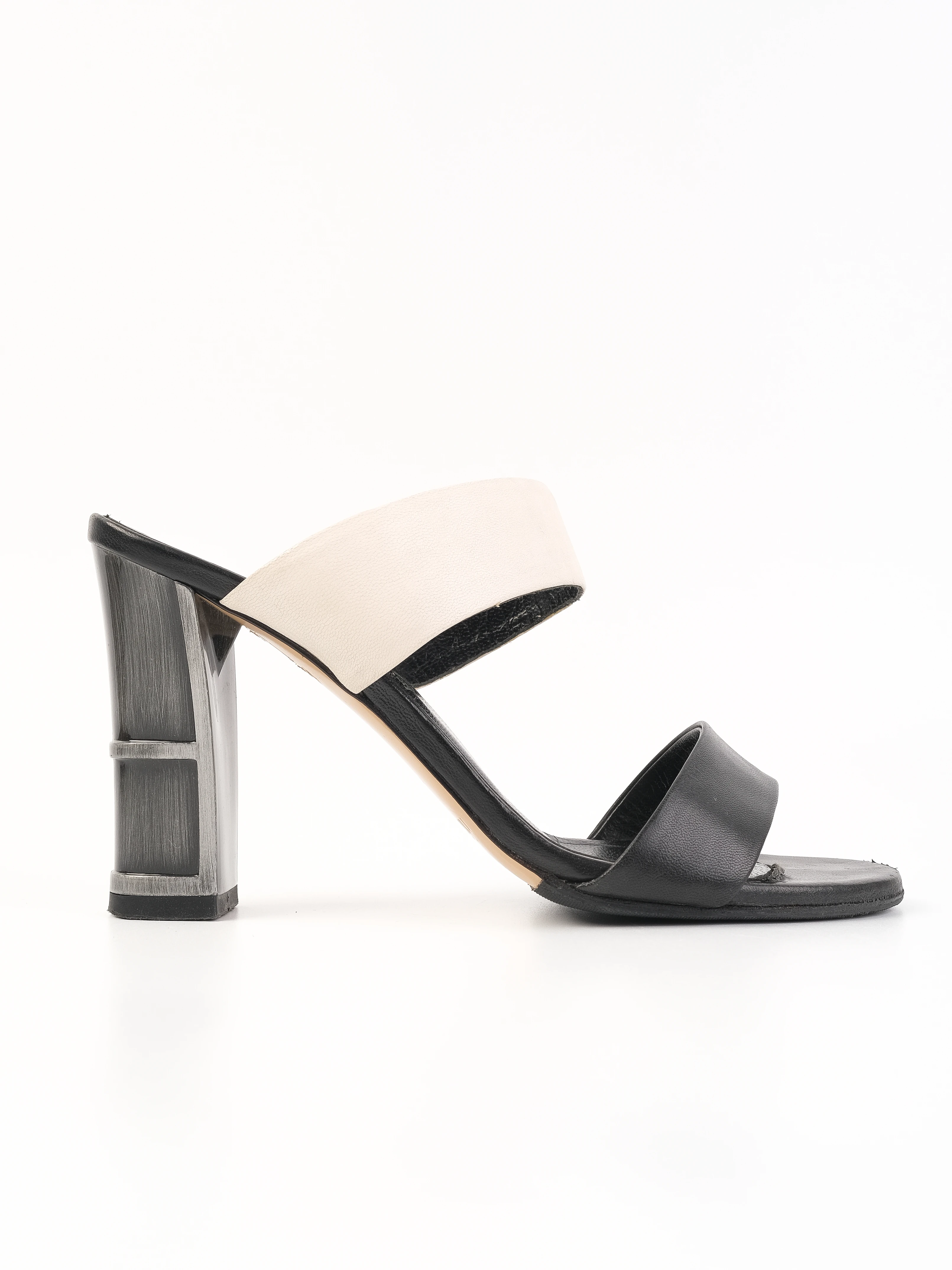 Nila&nila Black Leather Pumps — 2