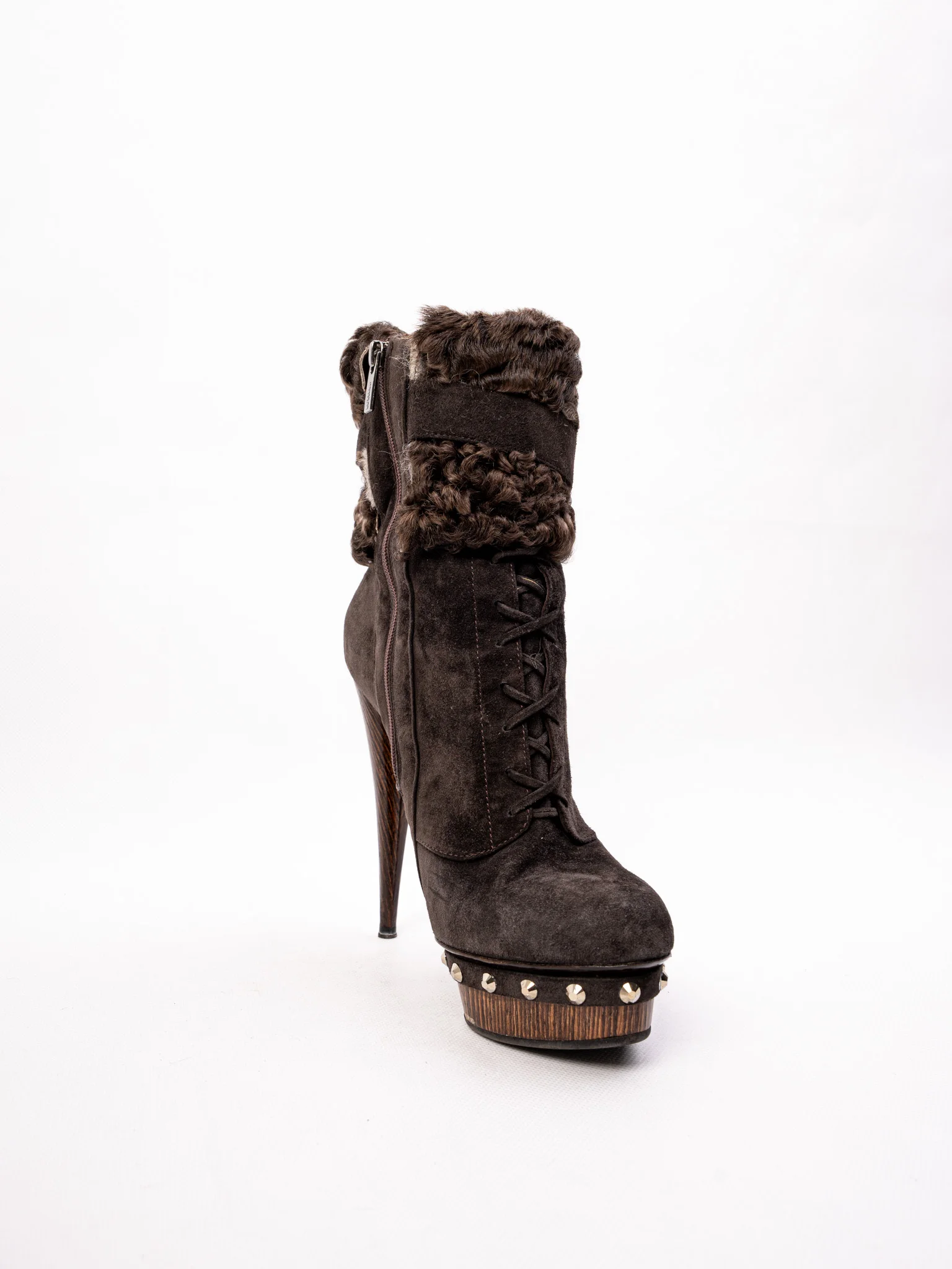 Lesilla Gray Nubuck Ankle Boots — 3