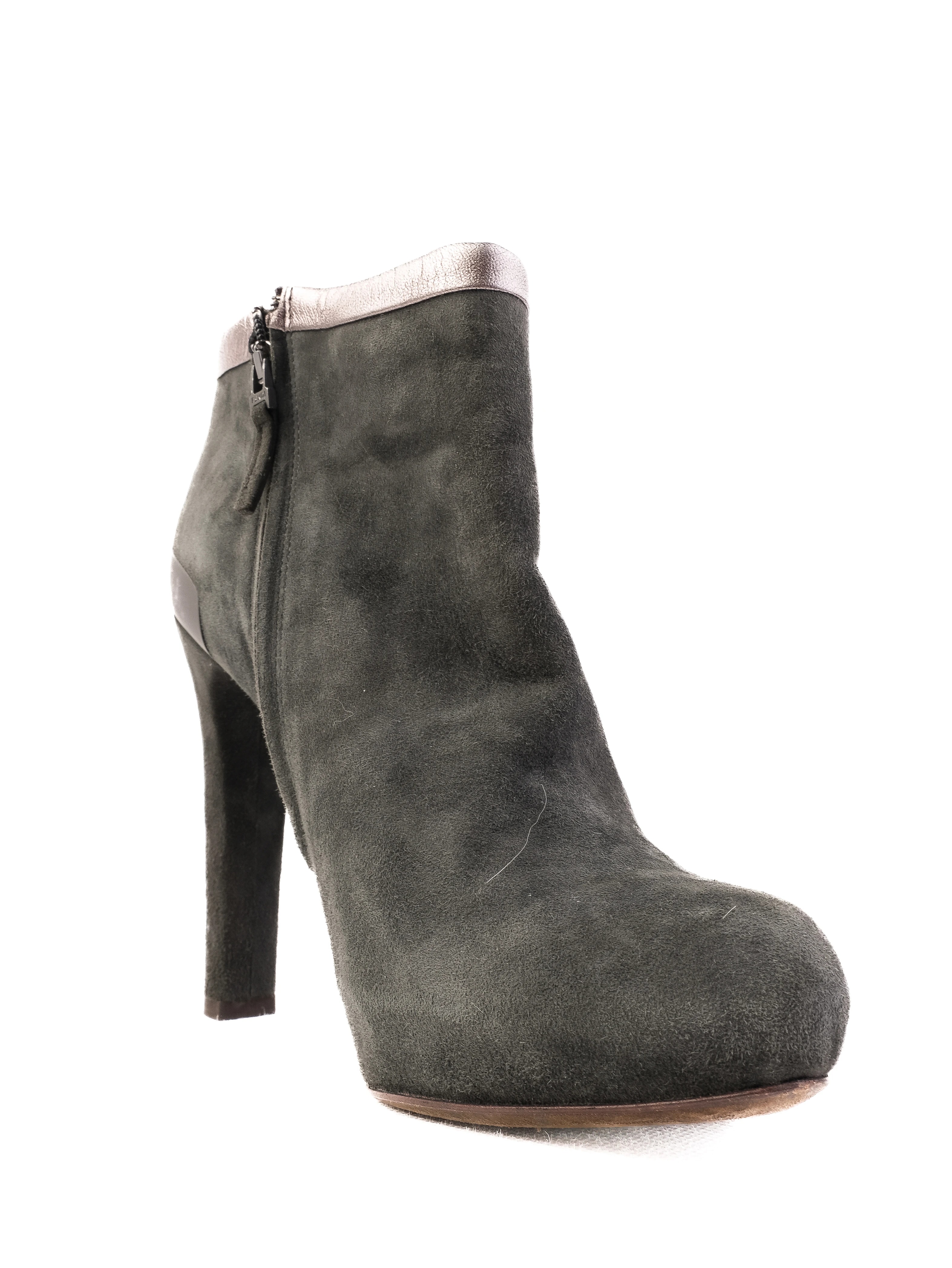 Fendi Gray Leather Boots — 2